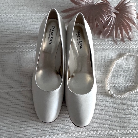 Taryn Rose Cream All Leather Block Heel Pumps Size Euro 39.5 Us 9 - Picture 11 of 16